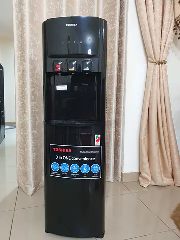 Toshiba 3-in-1 Water Cooler and Dispenser - Down bottle fitting. Great Condition
