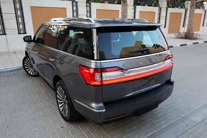 صورة 3 لـ 2021 Lincoln NAVIGATOR