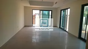 3 BR corner villa / Maidroom/ Brand new / for rent / Phase 4