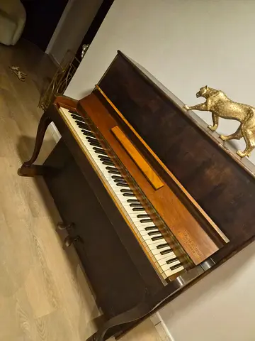 Piano for sale 3 keys not working