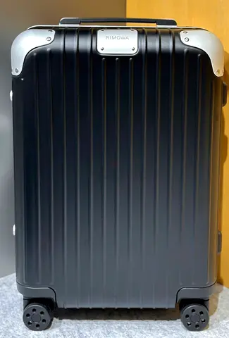 RIMOWA Hybrid cabin suitcase matte black