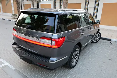 صورة 4 لـ 2021 Lincoln NAVIGATOR