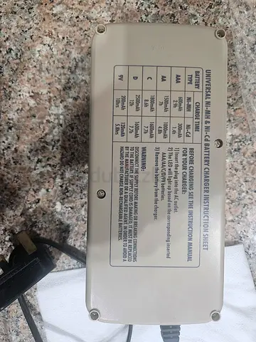 Universal Ni-MH  Ni-Cd Battery Charger - Perfect for Your Electronics!