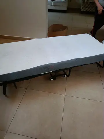 Comfortable Folding Bed with Mattress