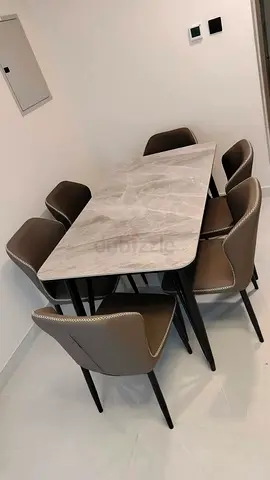 Brand New dinning table With 6 chairs for sell