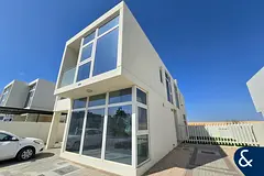 Stand Alone Corner | Upgraded | 6 Bed + Maid