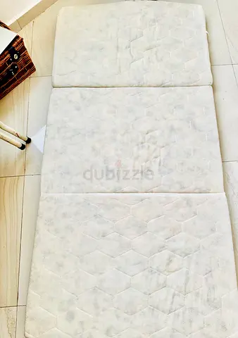 Urgent sale-Foldable Bed Mattress for Sale -throwaway price