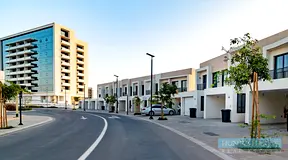 2 Bedroom Townhouse for Sale in Mina - Spacious and Modern Interior