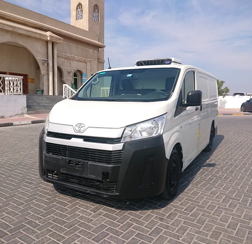 Toyota Hiace 2019 — photo 1 of 10