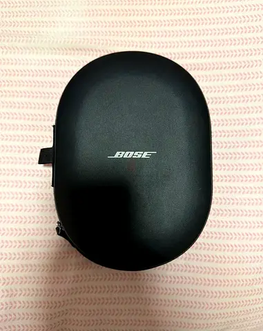 BOSE QUITE COMFORT HEADPHONES NEGOTIABLE