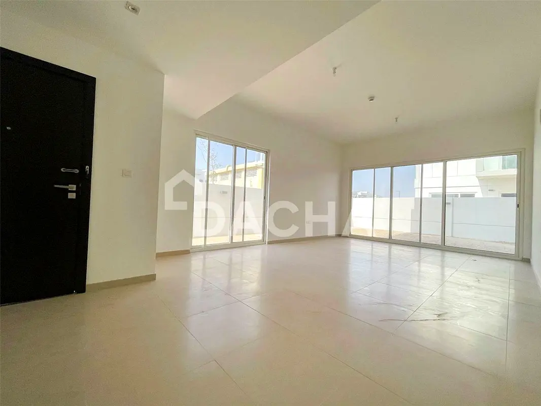 Type A | End Unit | Enclosed Kitchen