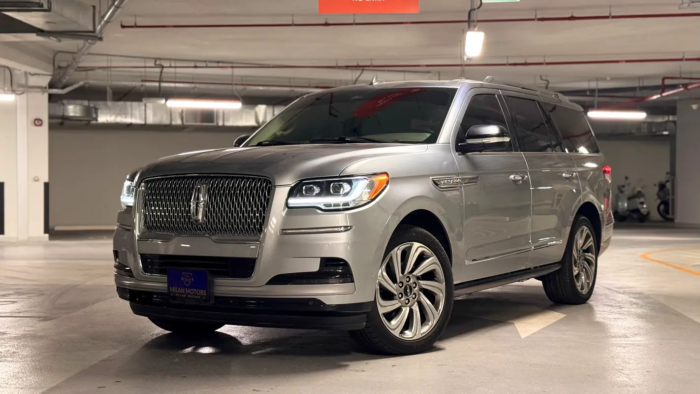 Lincoln Navigator 2022 — photo 1 of 14