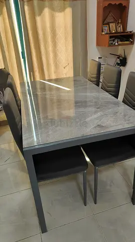 Dining Table with 6 chairs