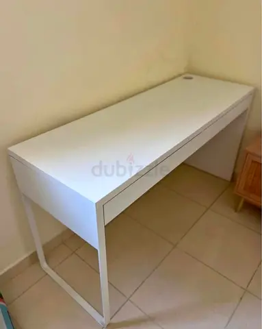 Modern White Study Table for Sale