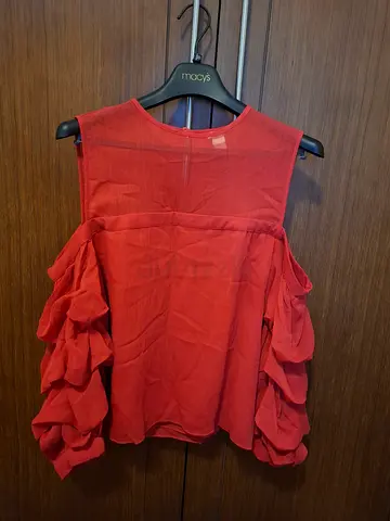 Stylish Ruffled Chiffon Cold-Shoulder Top in Beautiful Red
