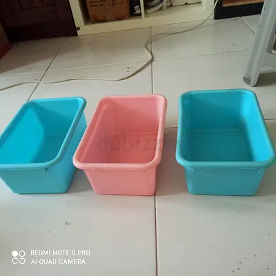 Storage containers