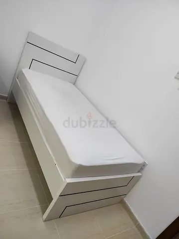 Minimalist Single Bed with mattress