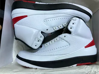 Air Jordan 2 Chicago 2022