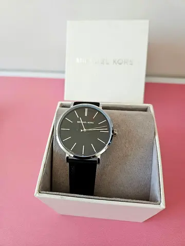 Sleek Michael Kors Watch - Stylish  Second Hand