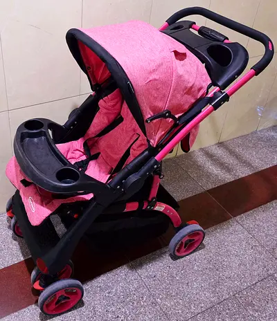 Stylish Mom n Bebe Baby Stroller - Perfect for Your Little One