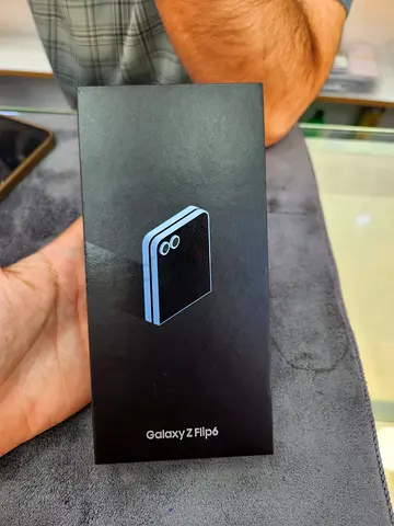 Samsung Galaxy Z Flip 6 256GB TRA With Box