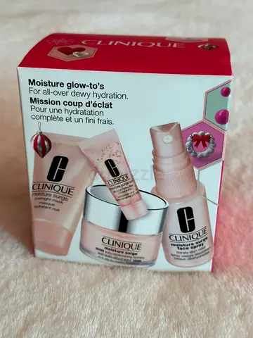 Clinique Moisture Glow Set for Dewy Hydration