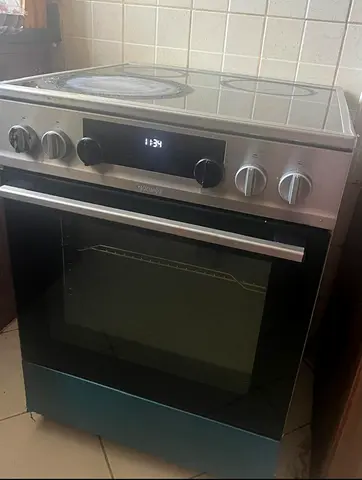 Modern 4-Burner electric Stove with Oven