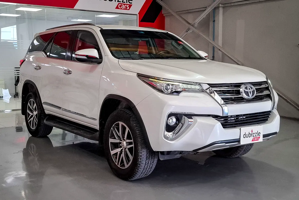 Toyota Fortuner 2016 — photo 1 of 14