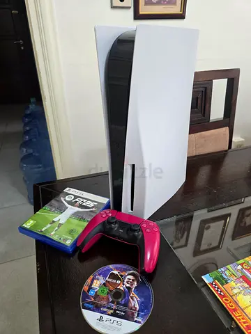 Like New Sony PlayStation 5 with DualSense Controller and fc25 and street fighter 6