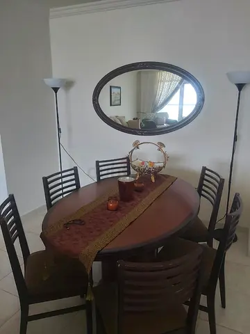 Dinner table with 6 chairs