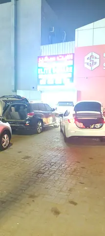 Elite square auto repair garage