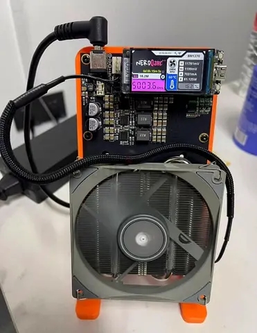 Nerdqaxe 4.8T solo Mining Machine