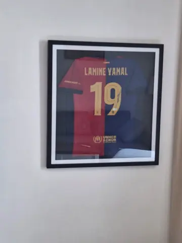 Framed Football Jersey of Lamine Yamal signed with COA