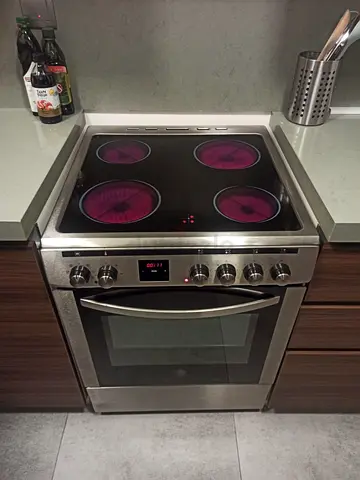 Hoover Electric ceramic cooking range 60x60cm perfect working condition