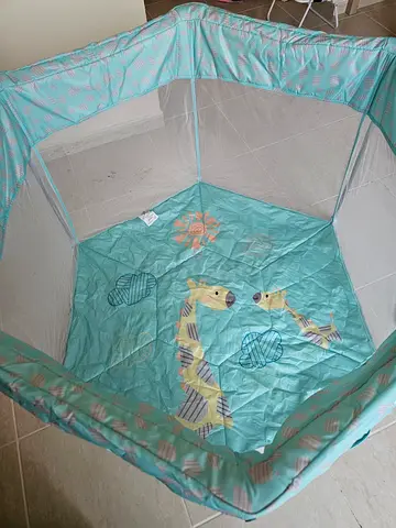 Portable Baby Playpen with Giraffe Design