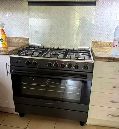 Toshiba 90x60cm Gas Cooker stove oven Black