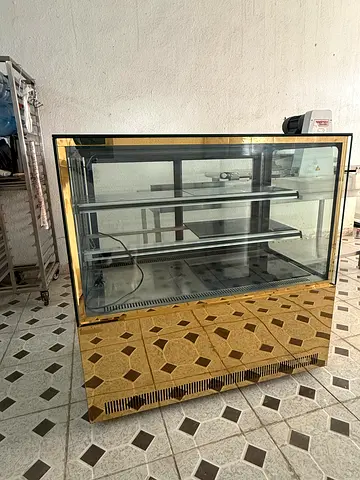 Display chiller ثلاجة عرض كيك و مشروبات