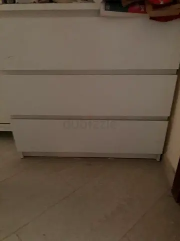 Modern Minimalist White 3-Drawer Dresser