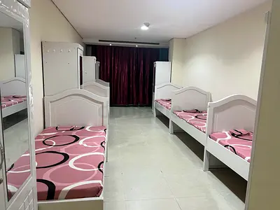 EXECUTIVE BED SPACE AVAILABLE IN DIP ONE FOR INDIAN MALE ONLY.