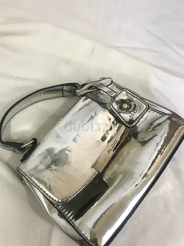 حقائب نسائية للبيع