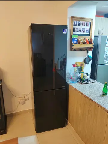 Hitachi bottem mount fridge for sell