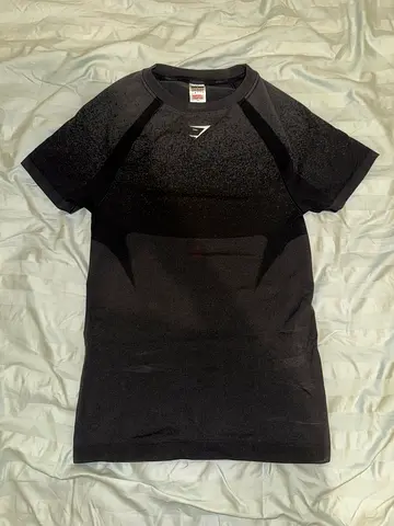 Gymshark shadow seamless muscle fit Black (Small)