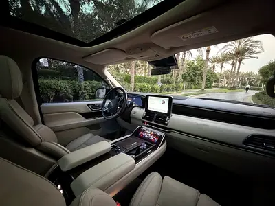 صورة 14 لـ 2018 Lincoln NAVIGATOR
