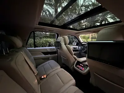 صورة 16 لـ 2018 Lincoln NAVIGATOR