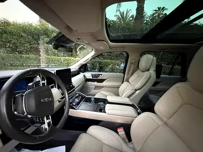 صورة 13 لـ 2018 Lincoln NAVIGATOR
