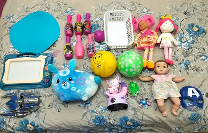 All for 40 AED only a lot of toys, games and dolls for kids in perfect condition Al barsha 1 not neg