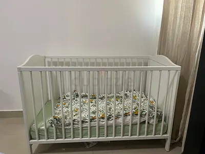 Gently Used White Crib - Perfect for Your Little One!