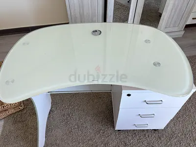 Computer table