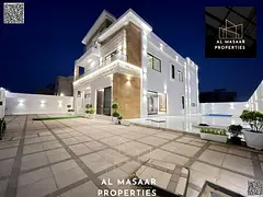 Corner villa on two streets for sale, 8 master bedrooms, swimming pool, garden and roof, freehold ow