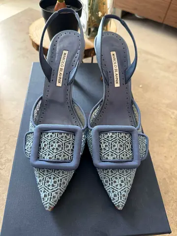 Manolo Blahnik blue pumps